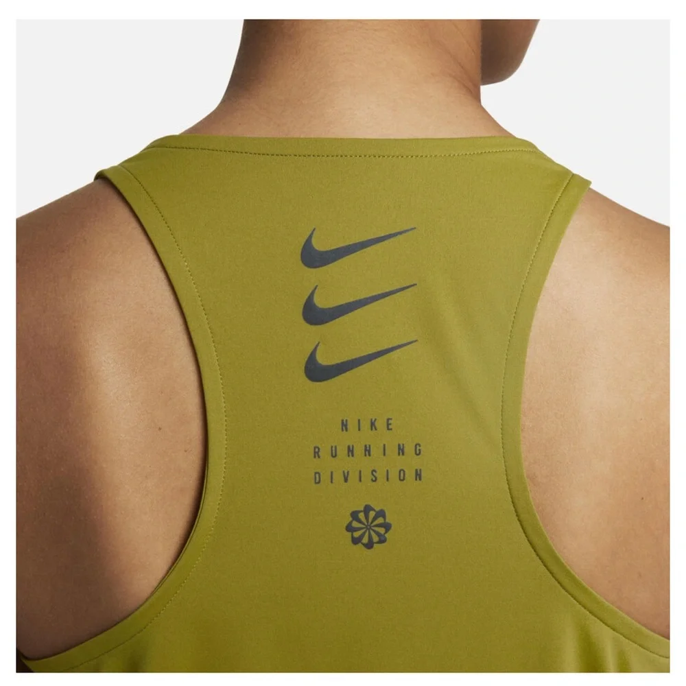 Nike Dri-FIT Run Division small
